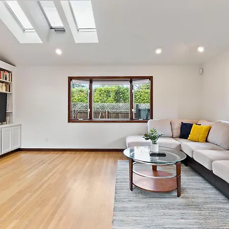@ Marbella Lane - 2Br Charming Spacious Home